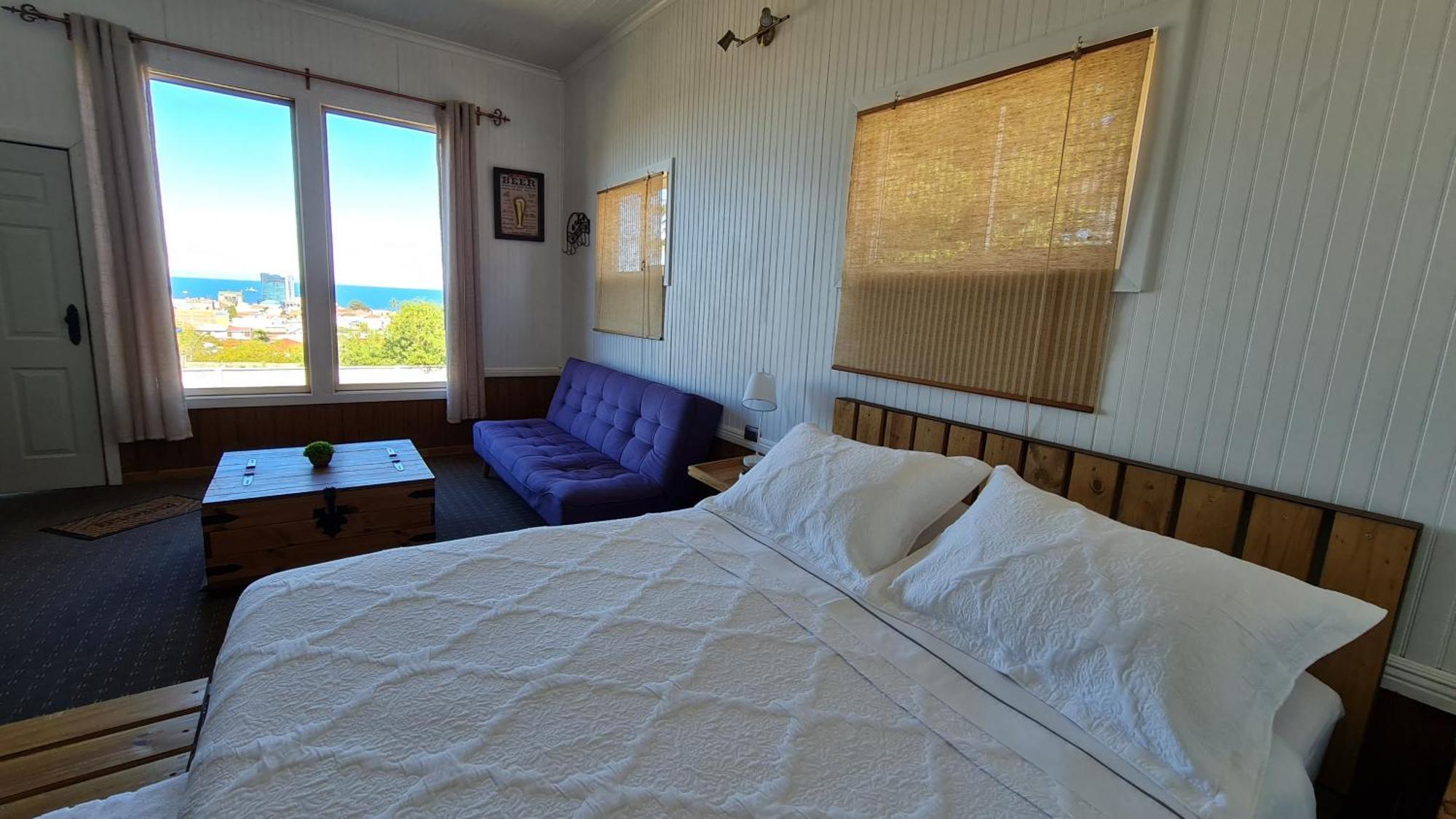 Hostal El Meson Punta Arenas Exterior photo
